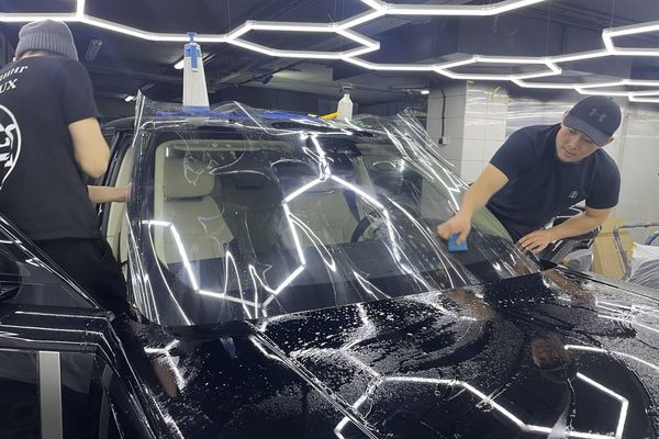 Бронирование лобового стекла антигравийной пленкой